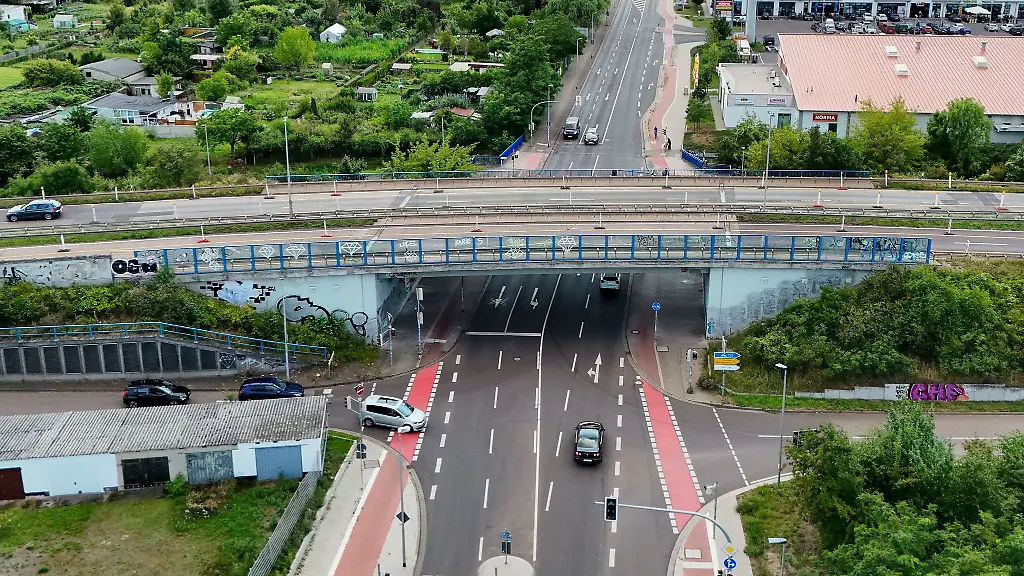 Die-Stadt-empfiehlt-eine-weitraeumige-Umfahrung-ueber-die-A14