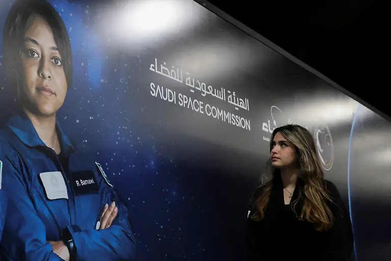 2023-05-22T063115Z-968980313-RC2B31ALO1V5-RTRMADP-3-SPACE-SAUDI-EXPLORATION-FANS