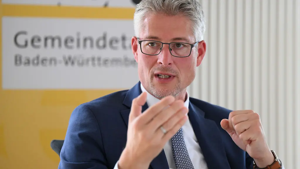 Steffen-Jaeger-der-Praesident-und-Hauptgeschaeftsfuehrer-des-Gemeindetags-Baden-Wuerttemberg-will-mehr-Steuergeld-fuer-Kommunen