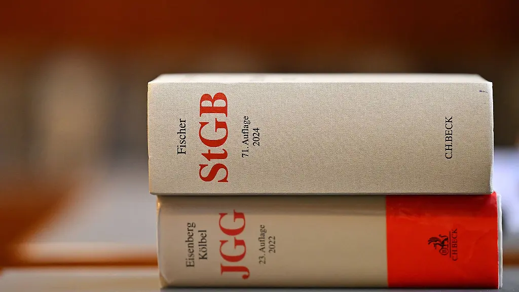 Mord-am-eigenen-Baby-Symbolbild