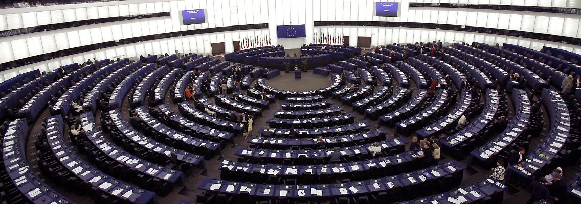 Die Abgeordneten der 27 EU-Staaten müssen die Mitglieder der Kommission absegnen.
