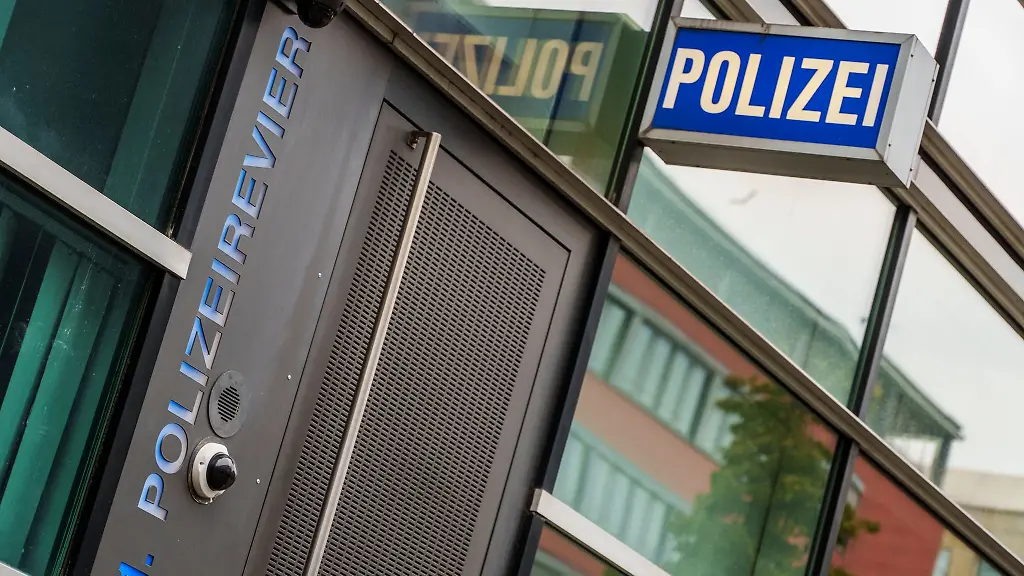 Die-Vorwuerfe-richten-sich-gegen-Beamte-des-1-Frankfurter-Polizeireviers