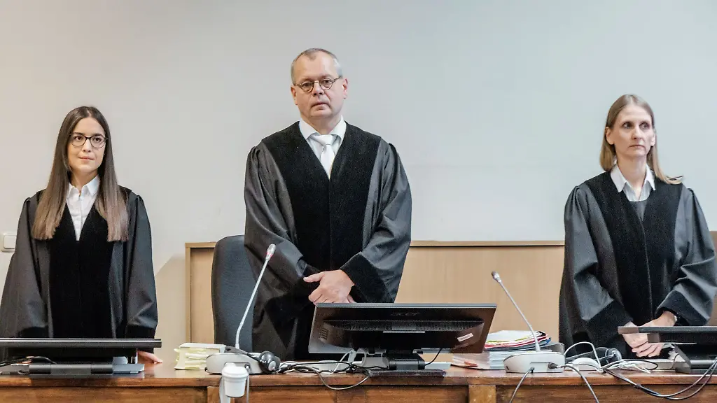 Das-Gericht-hat-die-Oeffentlichkeit-von-dem-Prozess-ausgeschlossen