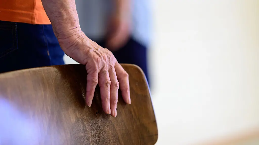 Frauen-sind-haeufiger-von-Osteoporose-betroffen-als-Maenner