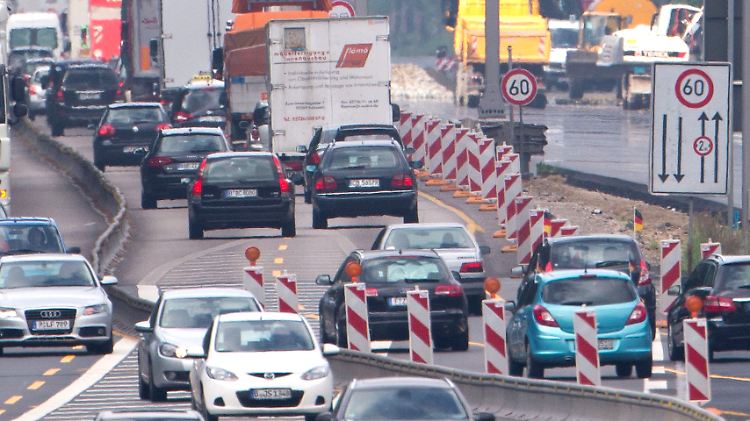 Deutschlands Autobahnen brauchen auch weiterhin viel Pflege.