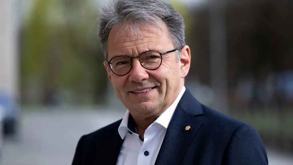 Landkreistagspraesident-Karmasin-sorgt-sich-um-die-Finanzlage-der-Kommunen