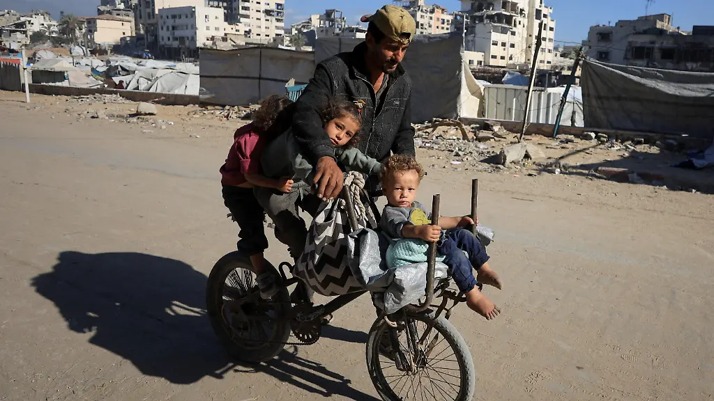 2025-10-15T081122Z-913451957-RC26CHASOQIT-RTRMADP-3-ISRAEL-PALESTINIANS-GAZA