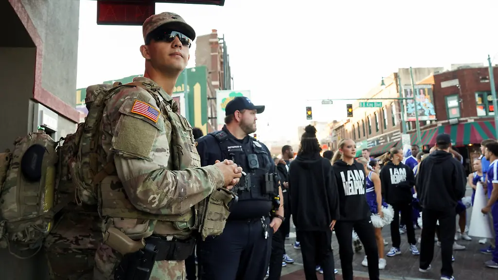 2025-10-17T014416Z-908606297-RC29DHARRXYM-RTRMADP-3-USA-TRUMP-MEMPHIS