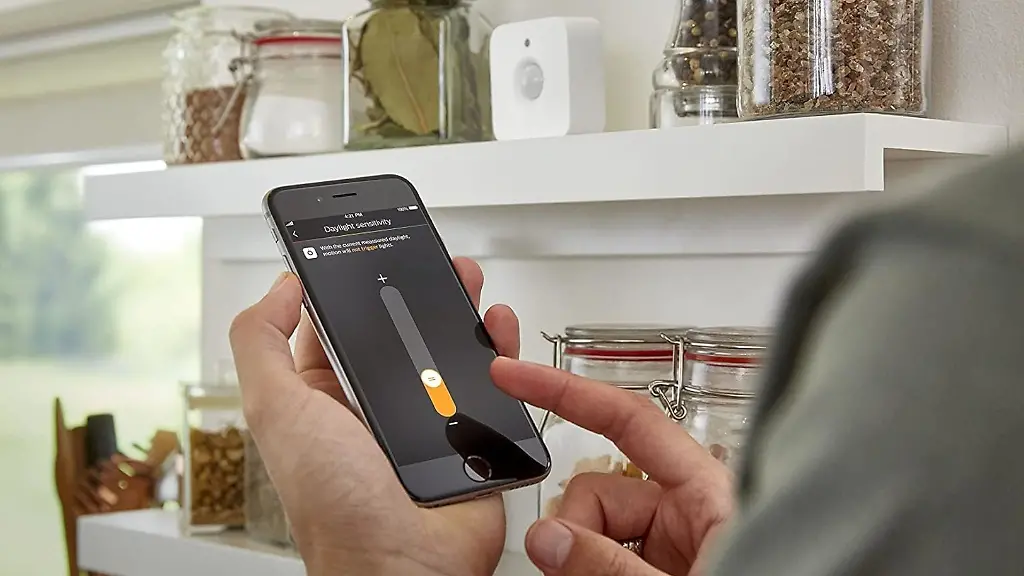 Smarte-Thermostate-und-Sensoren-senken-den-Energieverbrauch-und-koennen-mit-staatlichen-Zuschuessen-gefoerdert-werden