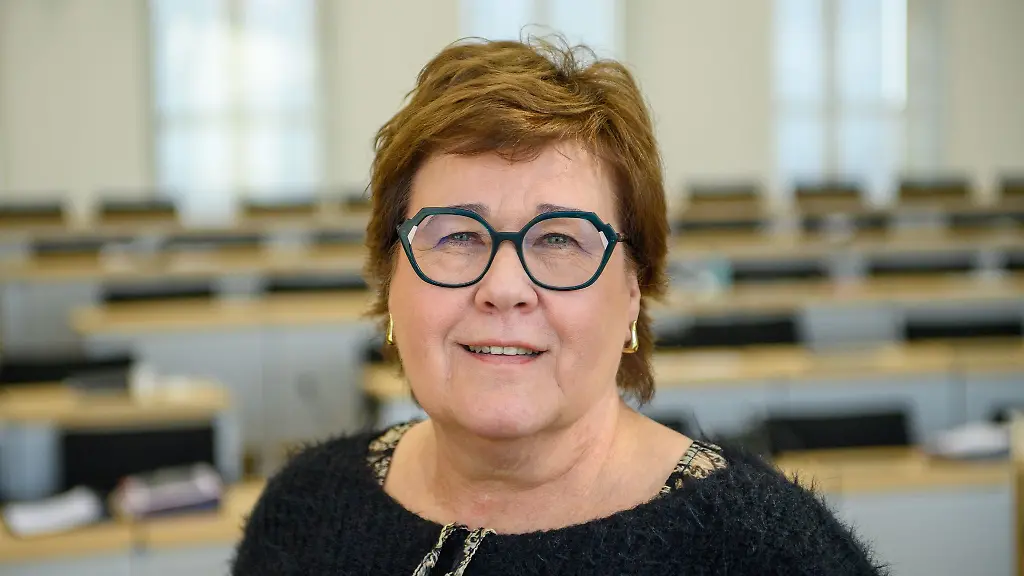 Sozialministerin-Petra-Grimm-Benne-SPD-uebernimmt-den-Vorsitz-des-Bundesratsausschusses-fuer-Familie-Senioren-Frauen-und-Jugend