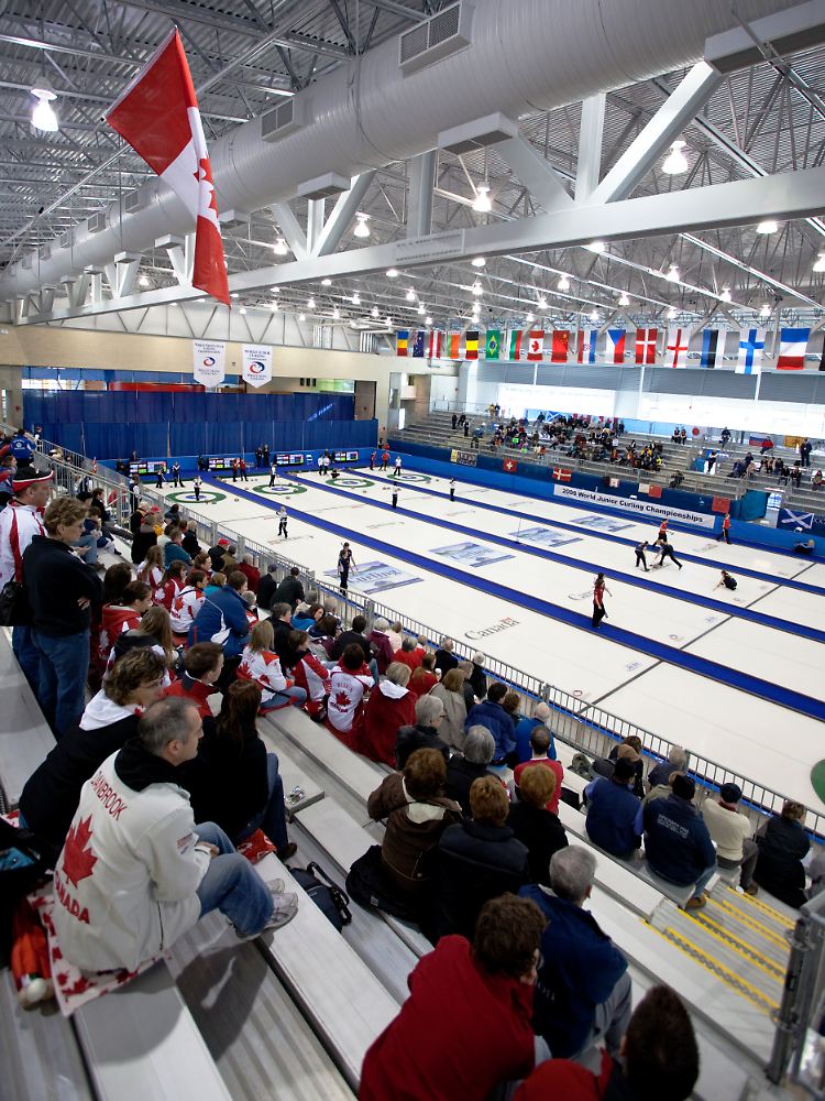 Wintersport unterm Hallendach: Curling gehört zu den in Kanada besonders beliebten Sportarten.