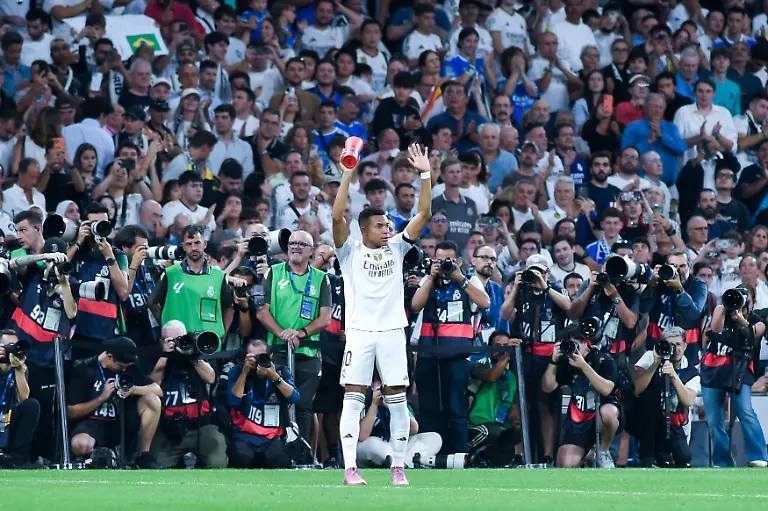 bg-forbes-fussball-13