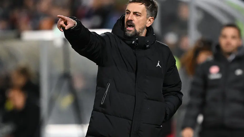 Im-Europa-Cup-geht-es-fuer-die-Eintracht-Fussballerinnen-und-ihren-Cheftrainer-Niko-Arnautis-mit-dem-Achtelfinale-gegen-Eindhoven-weiter