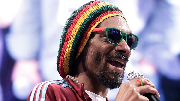 Snoops Sinneswandel zeichnete sich modisch schon vor Wochen ab.