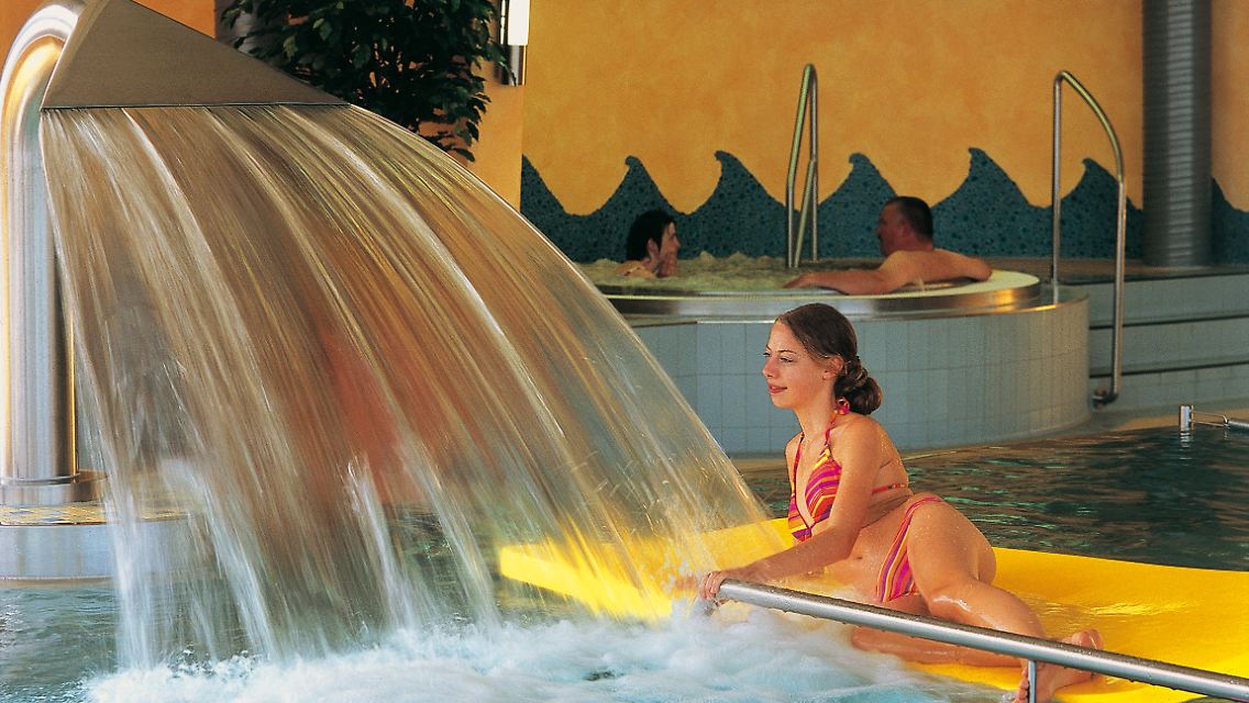 Whirlpool, Sauna und Wasserrutsche: Auch im Winter hat das Freizeitbad "Pellewelle" in Tammensiel seine Reize.