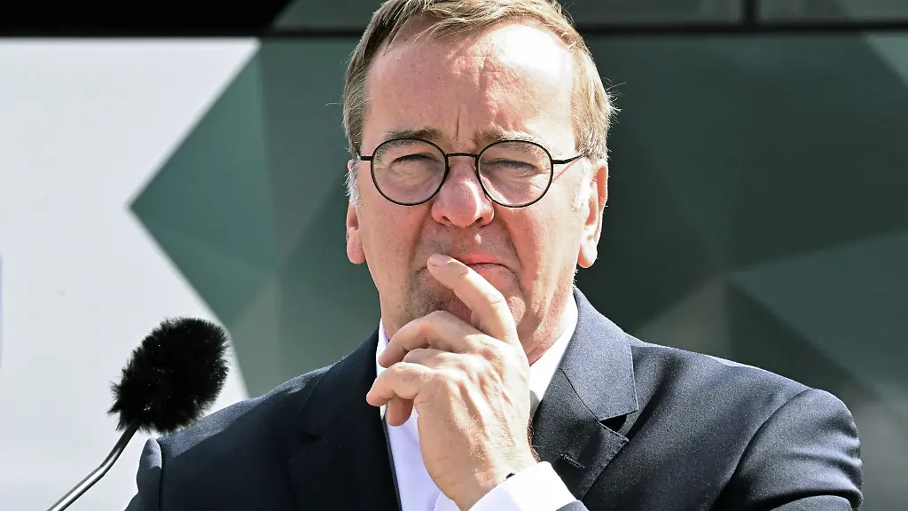 Pistorius-setzt-auf-Freiwilligkeit-aber-will-trotzdem-alle-jungen-Maenner-mustern-lassen