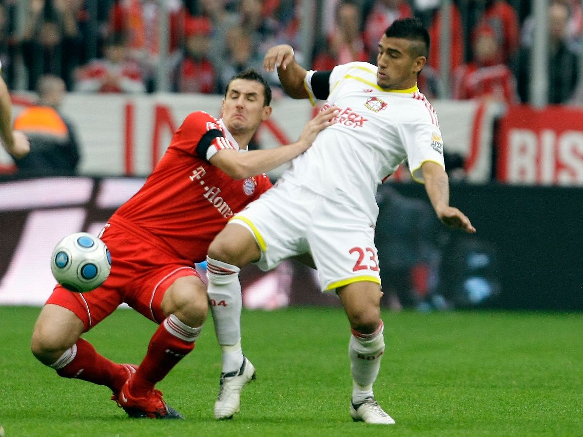 Symptomatisch für die Hinrunde: Klose im Bundesligaspiel gegen Herbstmeister Bayer Leverkusen.