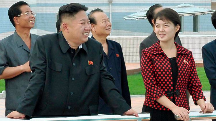 Kim Jong Un macht mit Gattin Ri Sol Ju einen Trip in den Rungna- Volksvergnügungspark.