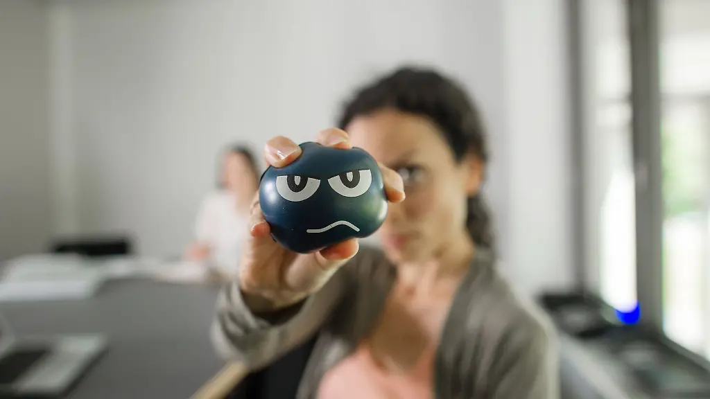 Wer-sich-auf-der-Arbeit-ungerecht-behandelt-fuehlt-kann-frustriert-sein