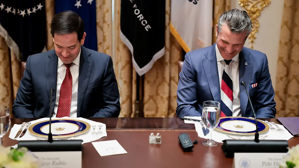 2025-10-17T181142Z-1625840703-RC2UDHARHUK6-RTRMADP-3-UKRAINE-CRISIS