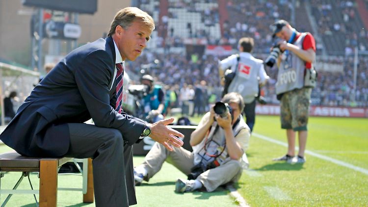 Andries Jonker war beim FC Bayern erst Assistenzcoach und zwischenzeitlich auch Cheftrainer. Seine kritische Mail will er als Denkanstoß verstanden wissen.