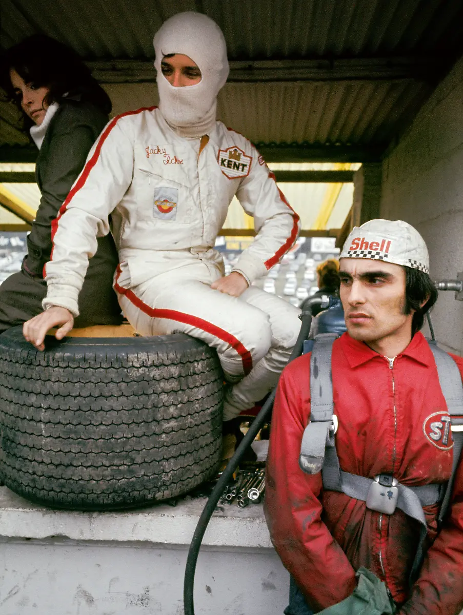 255A-FERRARI-XL-09901