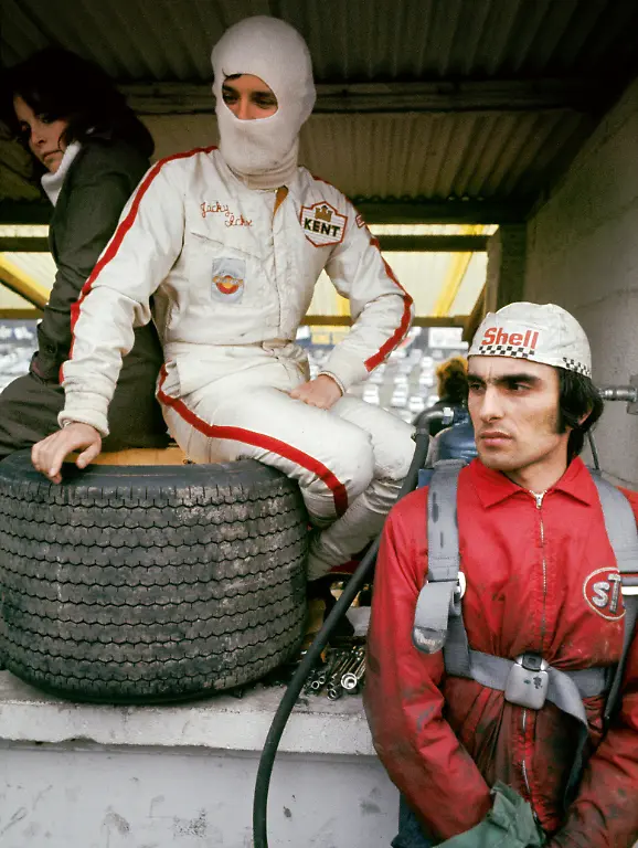 255A-FERRARI-XL-09901