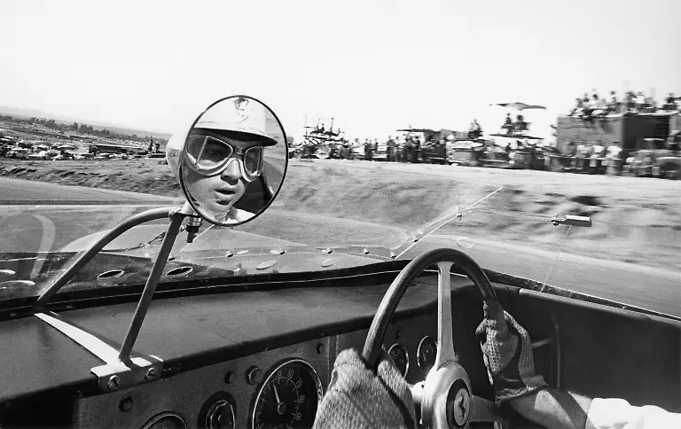 222A-FERRARI-XL-09901