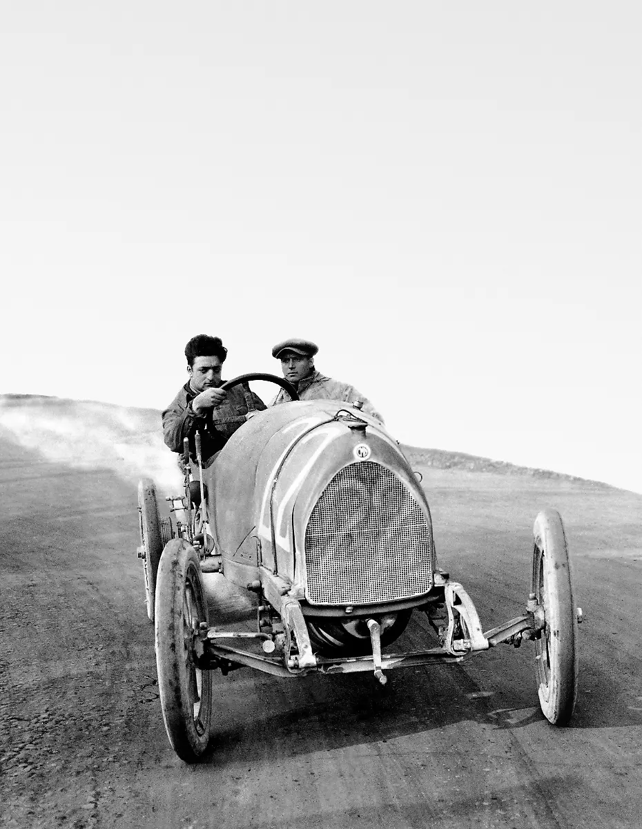 137A-FERRARI-XL-09901