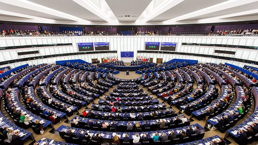 Eine-knappe-Mehrheit-der-Abgeordneten-stimmte-dafuer-noch-keine-finalen-Verhandlungen-mit-den-EU-Staaten-aufzunehmen