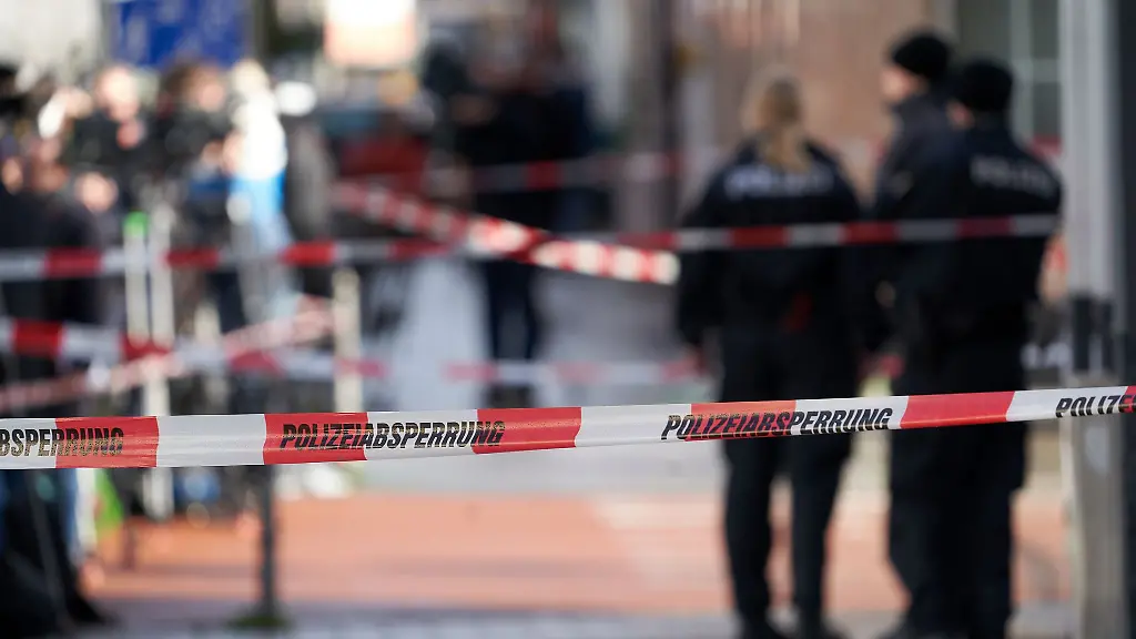 Die-Vorwuerfe-der-Eltern-eines-der-Opfer-des-Anschlags-in-Hanau-bleiben-ohne-Erfolg-Das-OLG-weist-ihre-Antraege-auf-ein-Klageerzwingungsverfahren-als-unzulaessig-zurueck