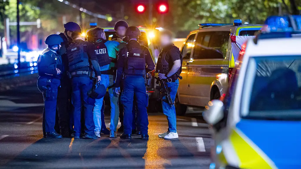 b8599a1693f6abac27b2ee7b90814c8c