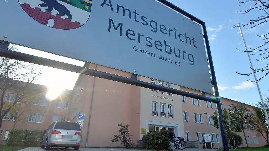 Der-Vater-muss-sich-am-Amtsgericht-unter-anderem-wegen-fahrlaessiger-Toetung-verantworten