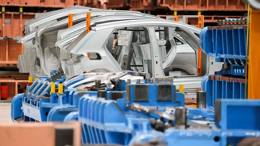 Industrie-und-Handwerk-in-Suedwestsachsen-schlagen-Alarm-Die-regionale-Wirtschaft-bleibt-auf-Talfahrt