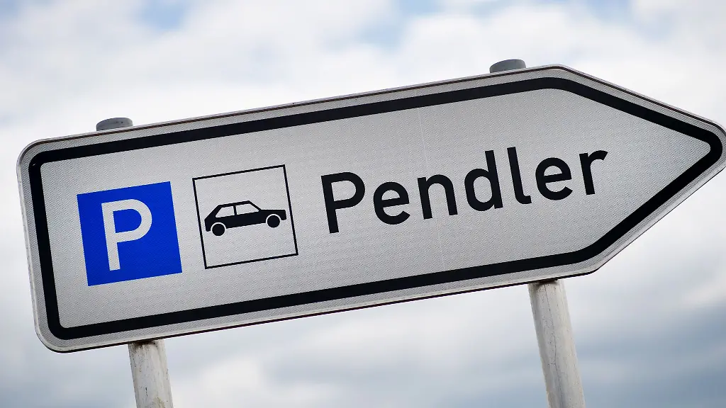 In-Bayern-machen-sich-Millionen-von-Menschen-sich-auf-den-Weg-um-zum-Arbeitsort-zu-kommen