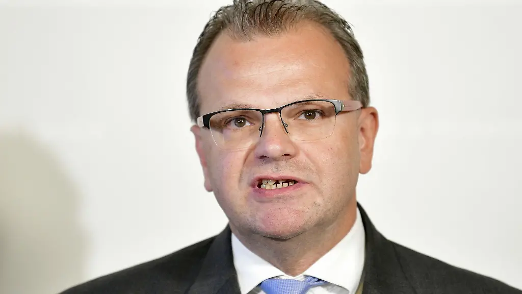 Hans-Joerg-Jenewein-sass-von-2017-bis-2019-fuer-die-FPOe-im-oesterreichischen-Nationalrat