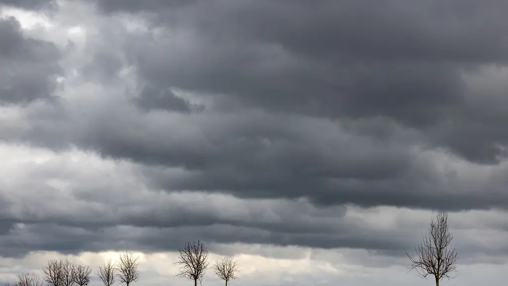 Fuer-heute-hat-der-DWD-erneut-stuermisches-Wetter-in-Mitteldeutschland-vorausgesagt