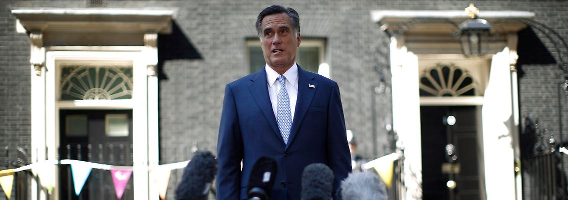 Manch ein Mikrofon hätte Romney bei seinem Besuch in Großbritannien besser meiden sollen.