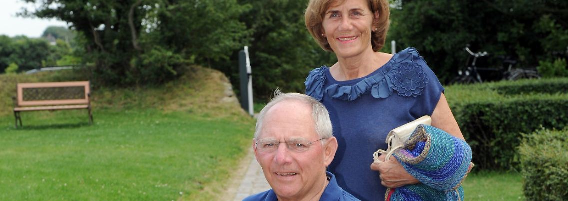 "Die Welt geht nicht unter, wenn man bei einigen Anleiheauktionen ein Paar Prozent mehr zahlen muss": Schäuble entspannt auf Sylt.