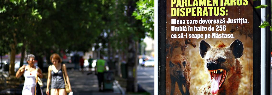Ein Wahlplakat in Rumänien kritisiert die Aushebelung der Rechtsstaatlichkeit in Rumänien.
