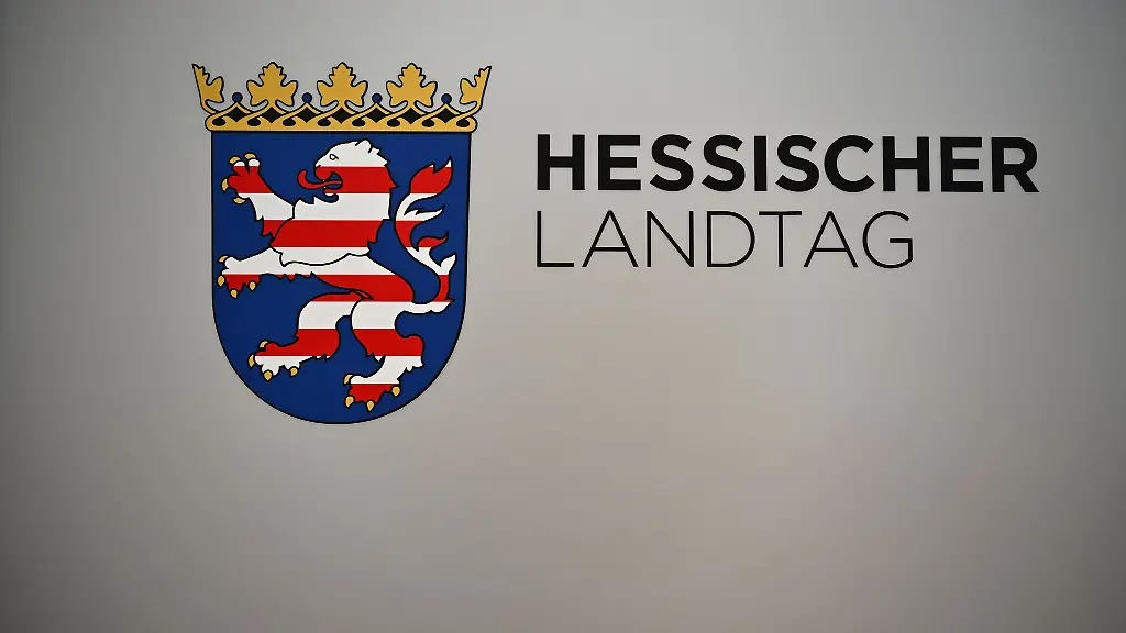 Der-Wiesbadener-Landtag-hat-sich-erneut-mit-der-einstigen-Corona-Politik-Hessens-befasst
