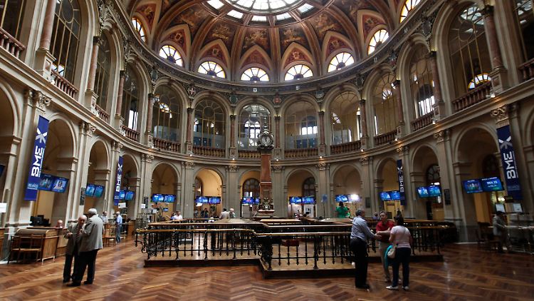 Im Auge des Sturms: Die große Halle der Börse in Madrid (Archivbild).