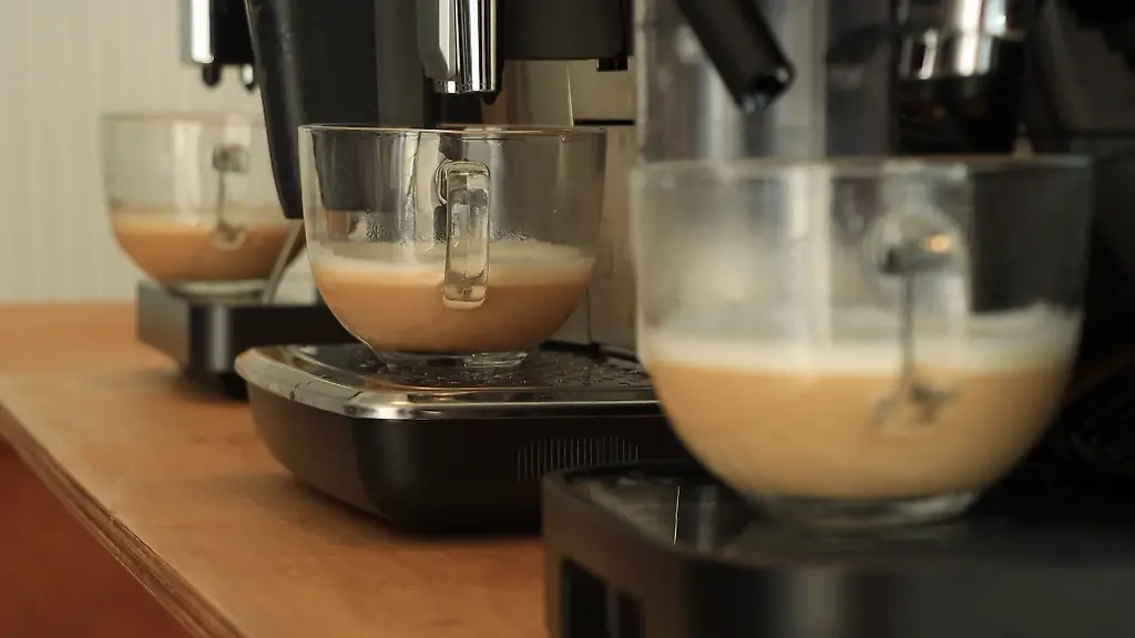 Welcher-Vollautomat-brueht-den-leckersten-Kaffee-wo-ist-noch-Luft-nach-oben-Drei-Geraete-im-Test