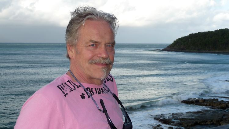 Jürgen Heinrich an der Küste Queenslands.