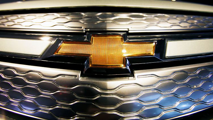 ManU und Chevrolet? Der Werbedeal scheint umstritten und Marketingchef Ewanick den Job gekostet zu haben.