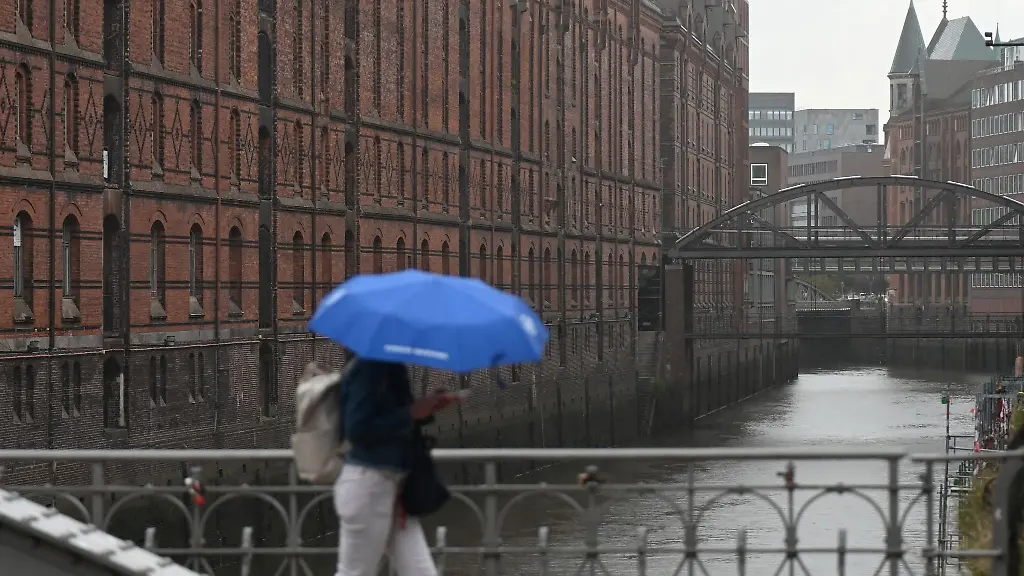 Der-Donnerstag-in-Norddeutschland-bleibt-regnerisch-bevor-der-Freitag-wieder-vergleichsweise-freundlich-werden-soll