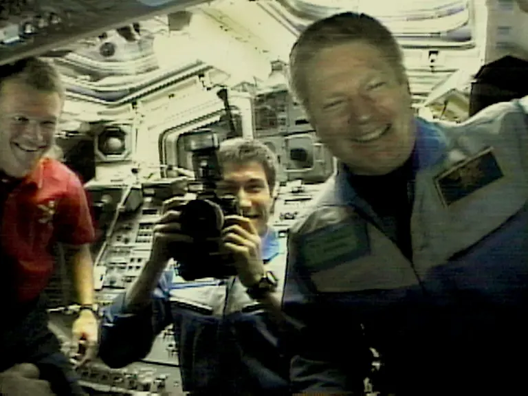 AFP-20001208-APW2000120851348-v1-HighRes-UsInternationalSpaceStationCrew07