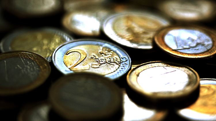 Es geht bei der hitzigen Debatte um die Rettung des Euro. 
