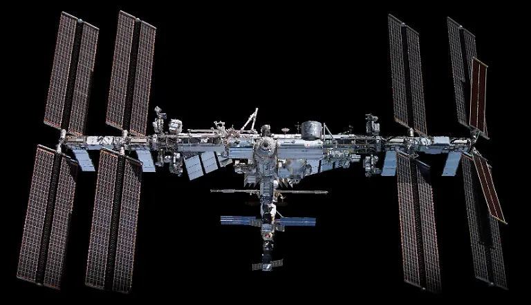 The-station-pictured-from-the-SpaceX-Crew-Dragon-5-cropped