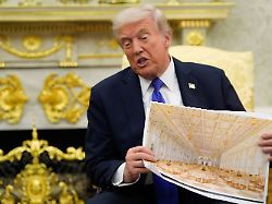 Verteidigt sein Herzensprojekt: Trump pöbelt gegen "dumme" Journalistin nach Frage zum Prunk-Ballsaal